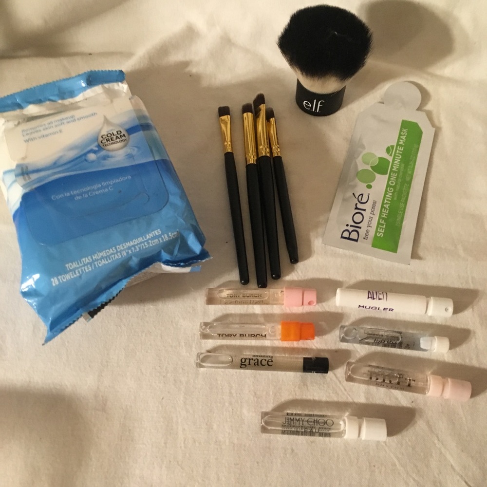 Brush, wipes & perfume sample bundle